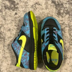 Neon Nike Sneakers 10C